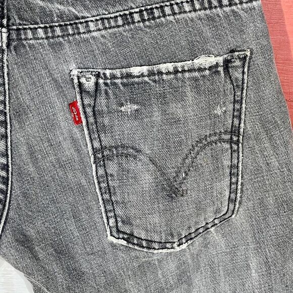 29w Y2K Levi’s 511 Hong‎ Kong Cutoffs - Picture 4 of 12